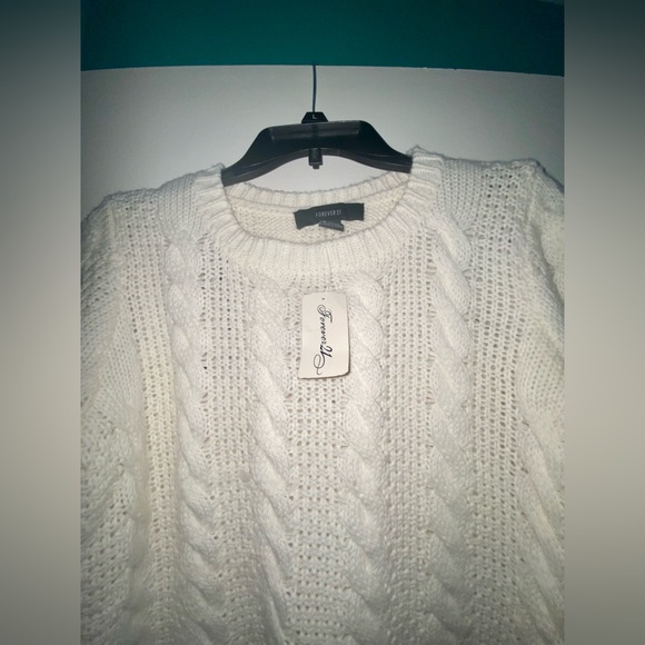 NWT, cream knit sweater. - Picture 4 of 4